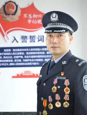 劉天周：把警察的職責使命當作一生追求