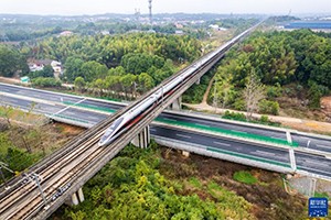 湖南首條智慧高速平益高速公路全線通車運營