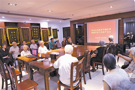 江苏东台法院干警赴老年公寓开展普法宣传活动