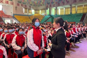 湖南衡山：为学生送上一堂生动的法律宣讲课